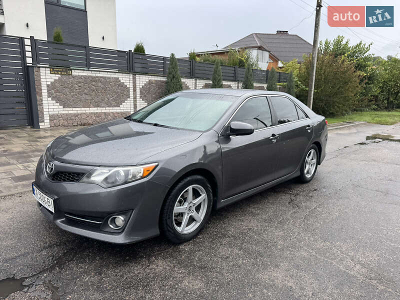 2014 toyota camry