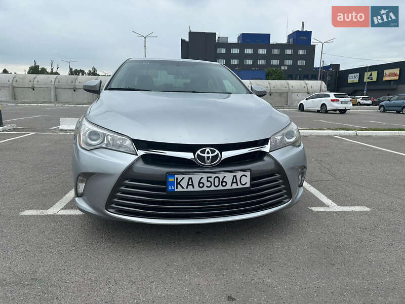 2016 toyota camry