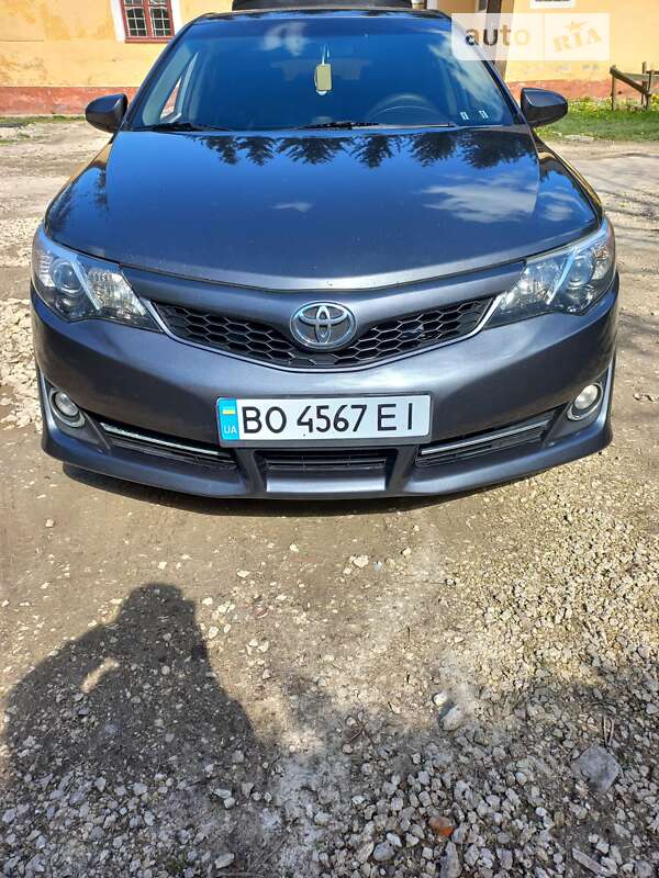 2012 toyota camry
