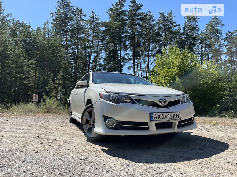 2012 toyota camry