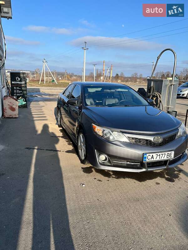 2013 toyota camry