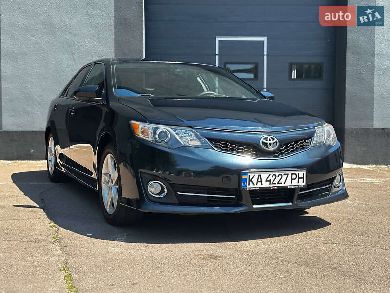 2013 toyota camry