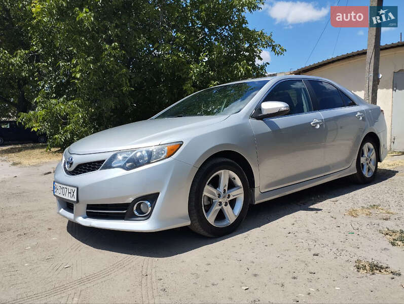 2014 toyota camry