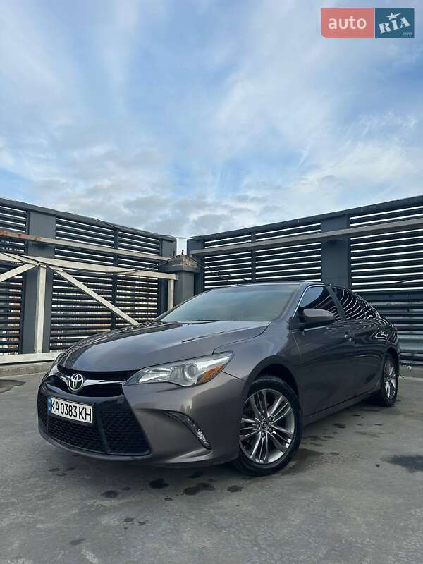 2016 toyota camry