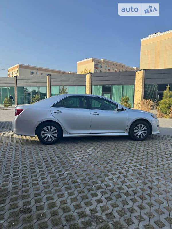 2013 toyota camry