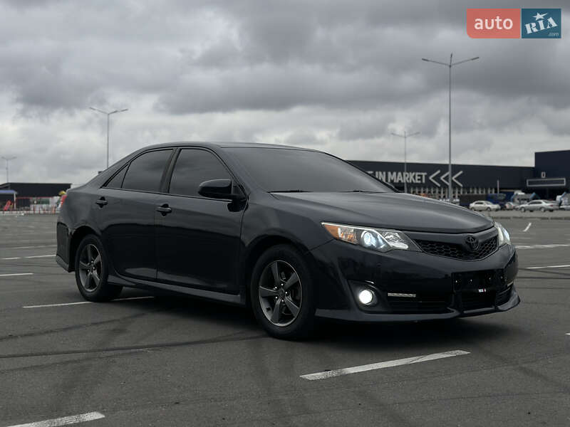 2013 toyota camry