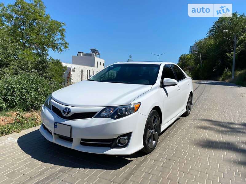 2013 toyota camry
