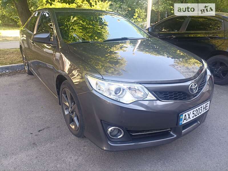 2014 toyota camry