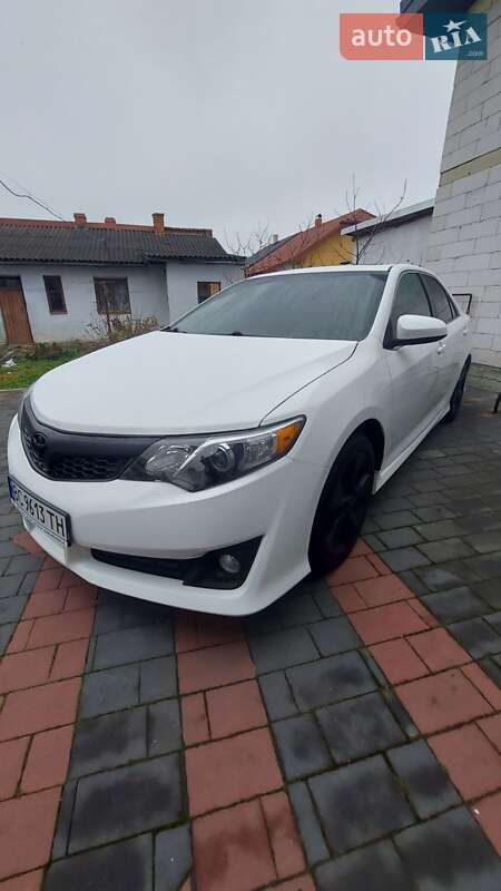 2013 toyota camry