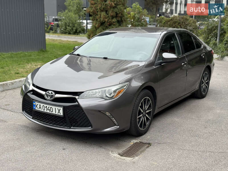 2016 toyota camry