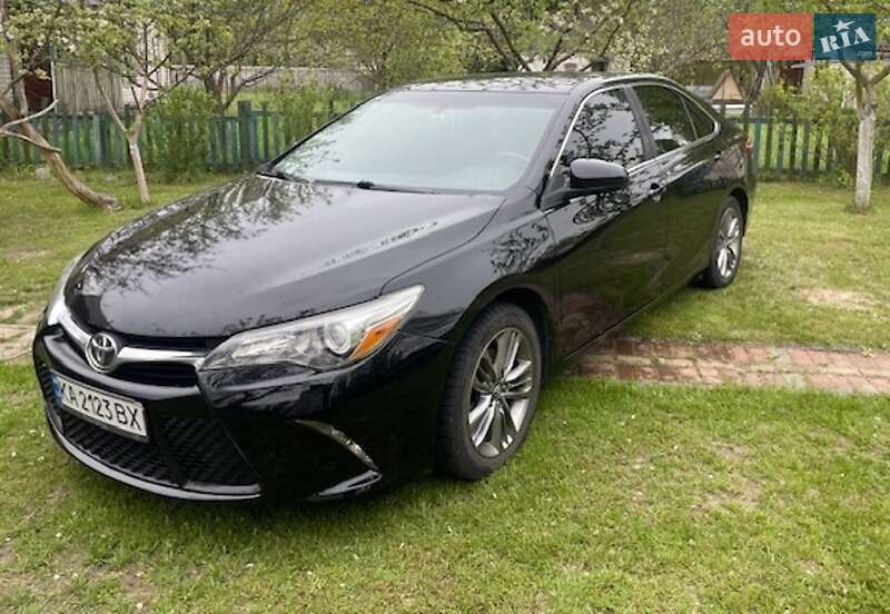 2016 toyota camry