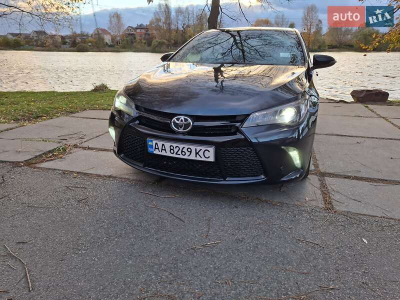 2016 toyota camry