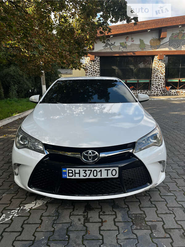 2016 toyota camry