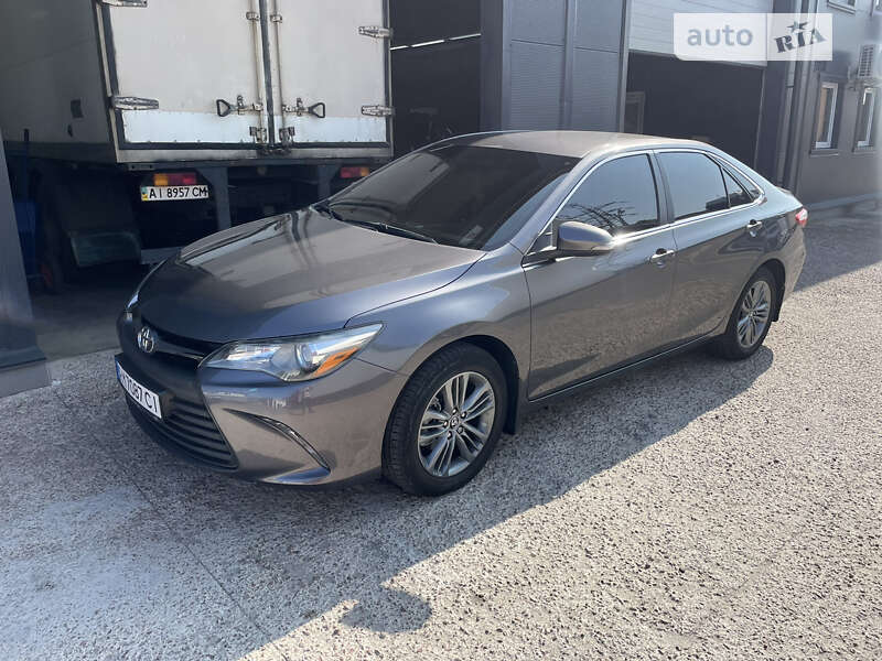 2016 toyota camry