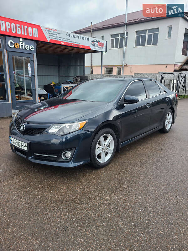 2012 toyota camry