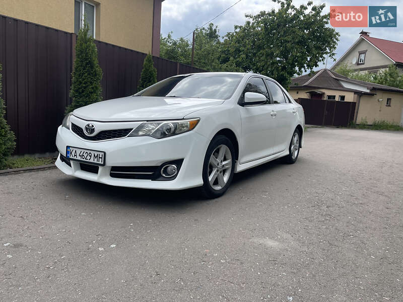 2012 toyota camry