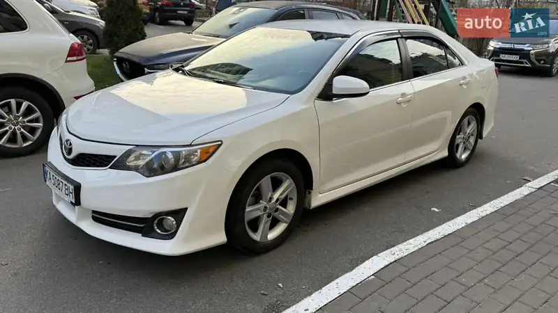 2013 toyota camry