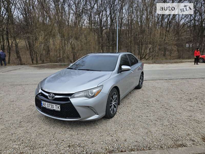 2016 toyota camry