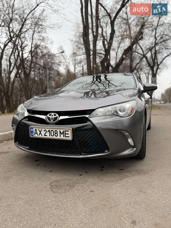 2016 toyota camry