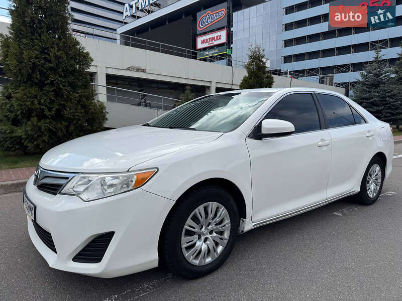 2012 toyota camry