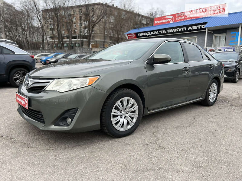 2013 toyota camry