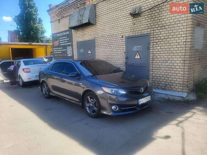 2013 toyota camry