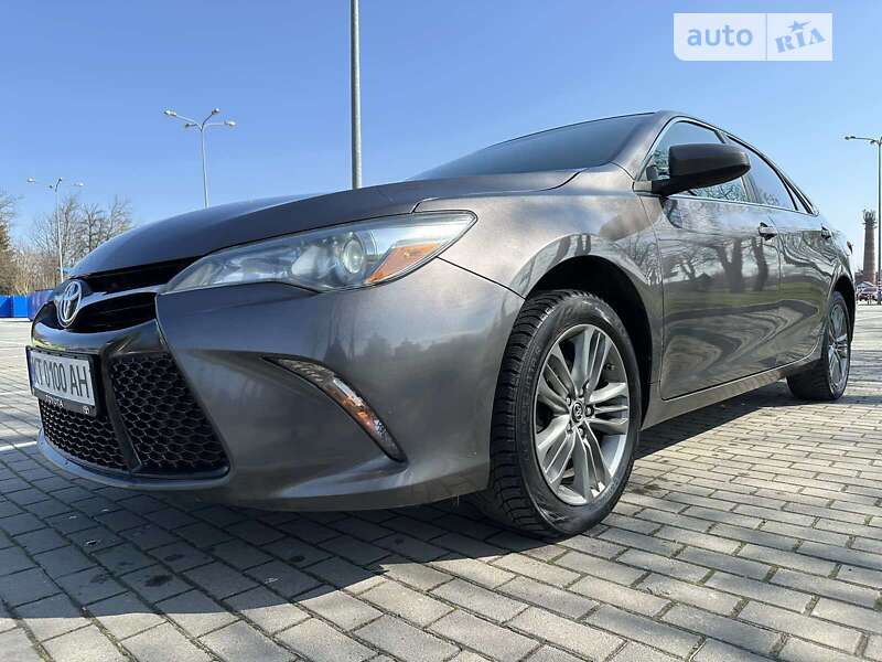 2016 toyota camry