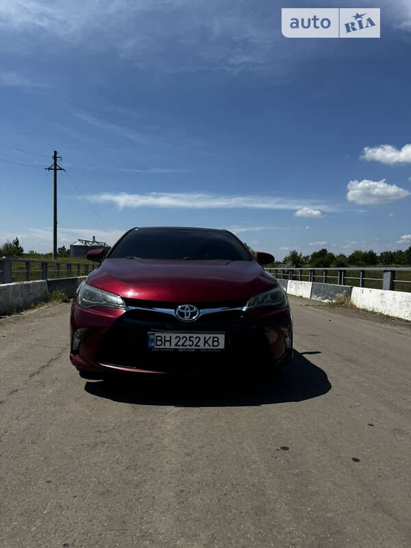 2016 TOYOTA Camry