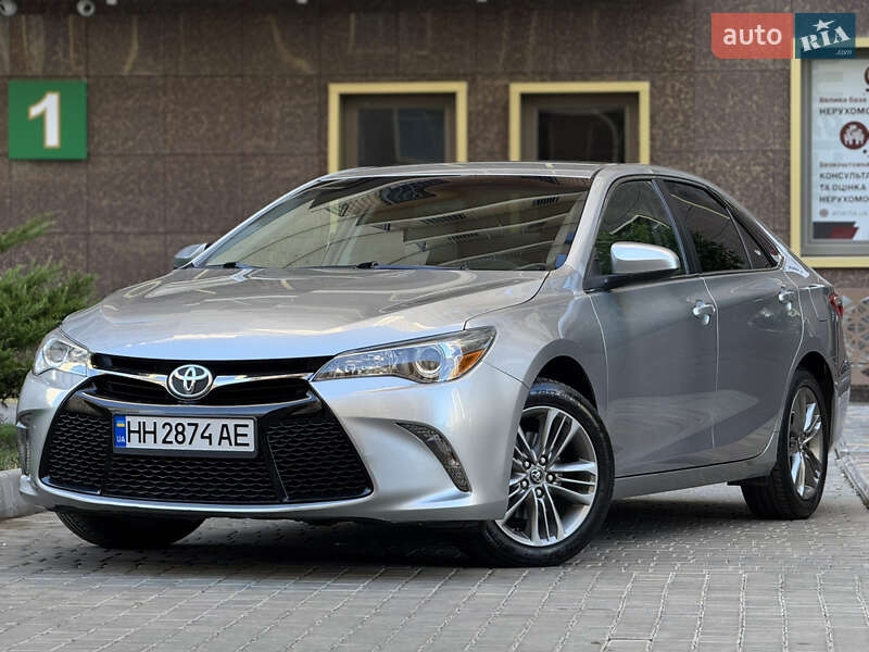 2016 toyota camry