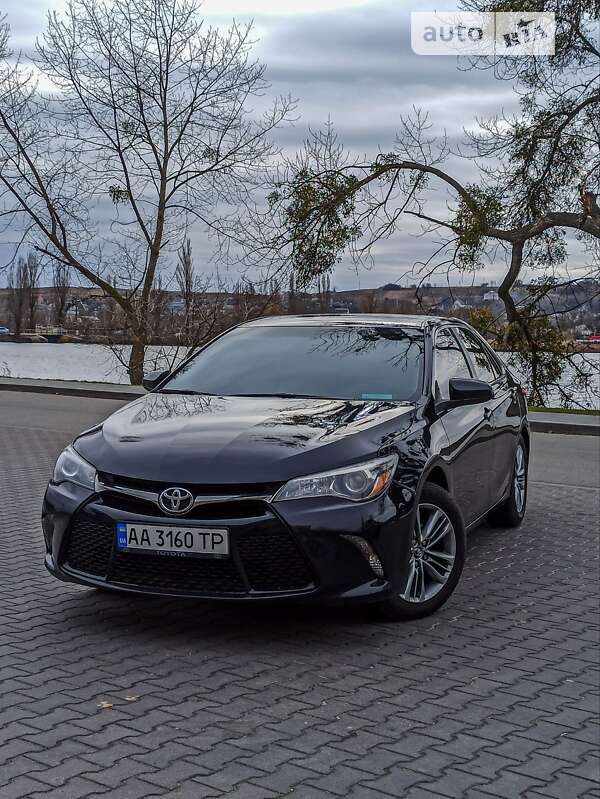2016 toyota camry