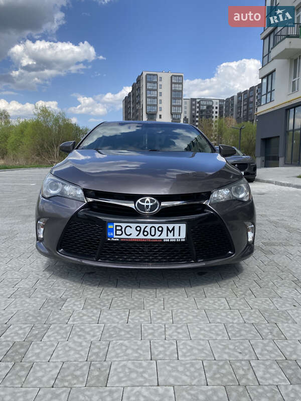 2016 toyota camry