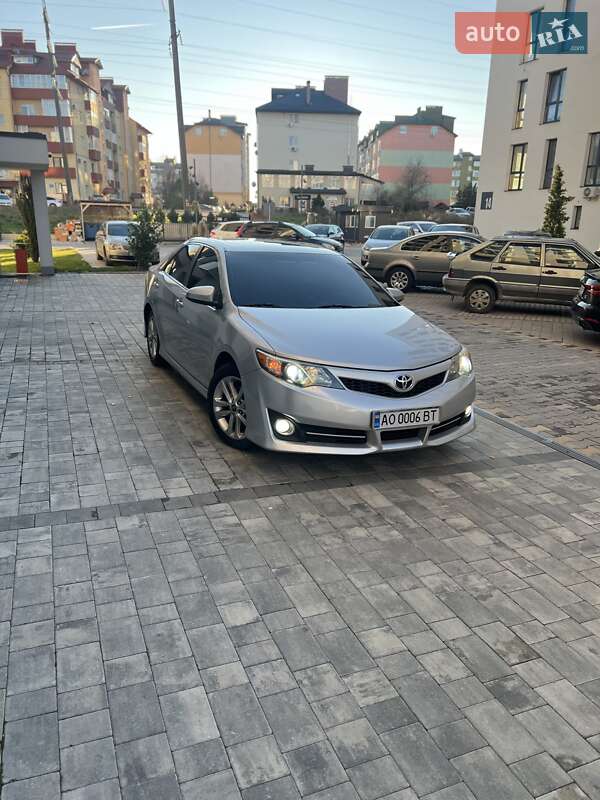2011 toyota camry