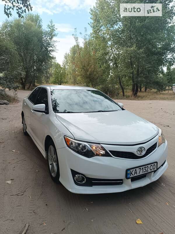 2012 toyota camry