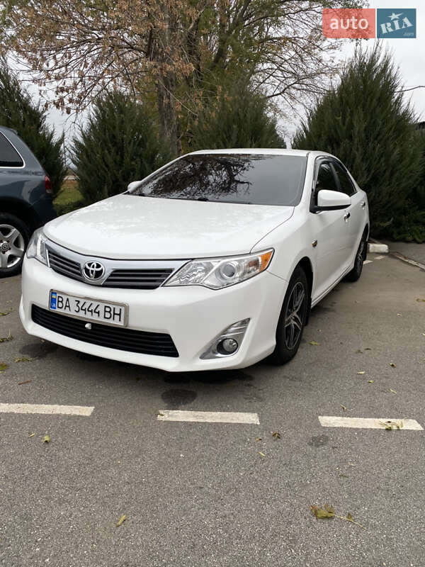 2011 toyota camry