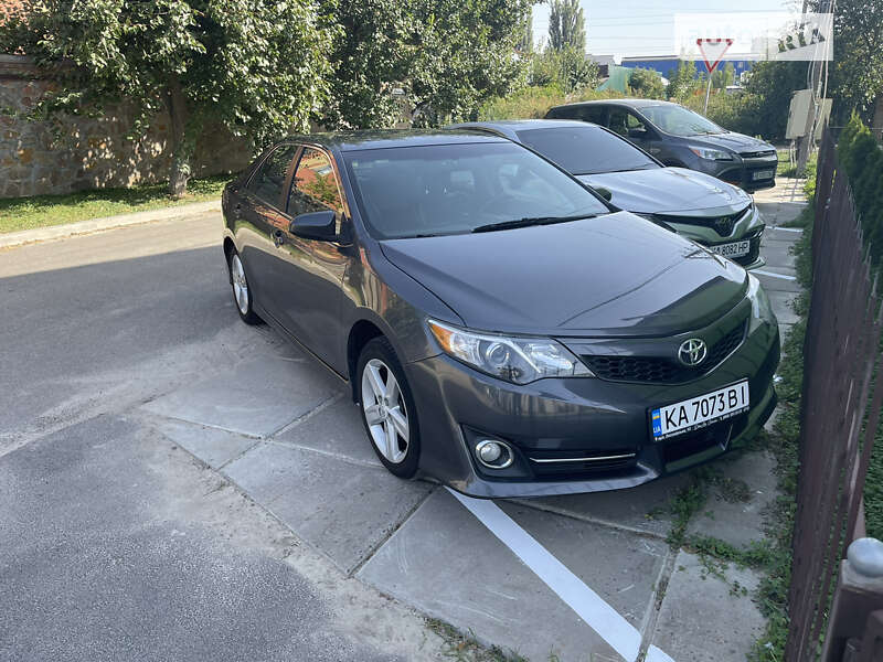 2012 toyota camry