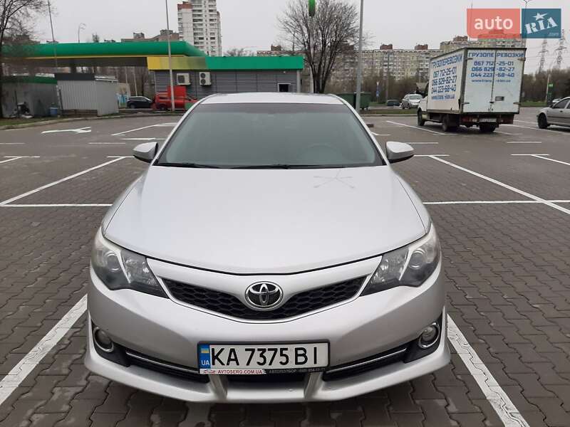 2013 toyota camry