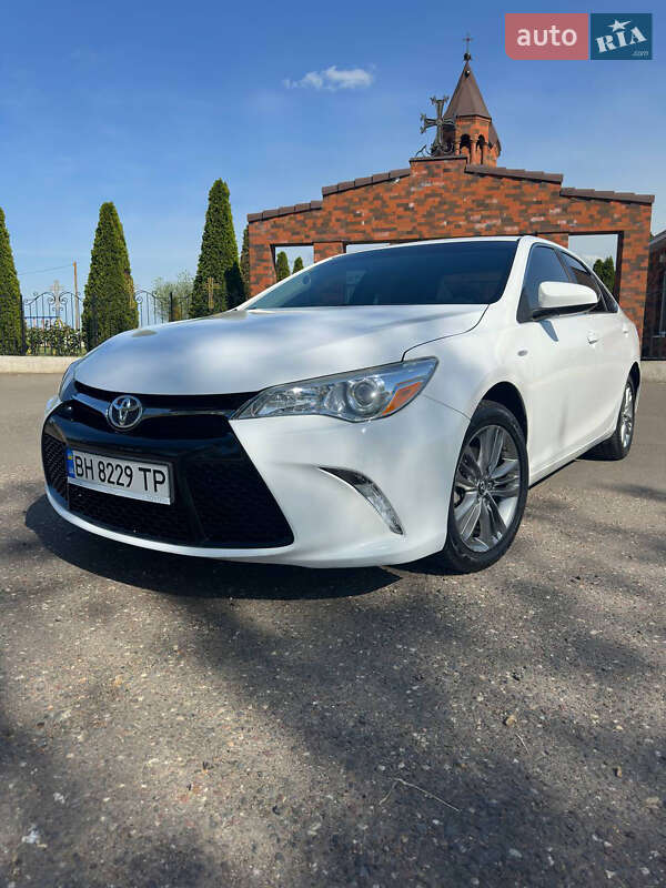 2016 toyota camry