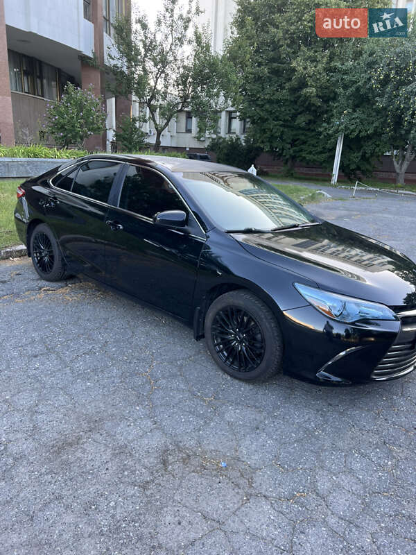 2016 toyota camry