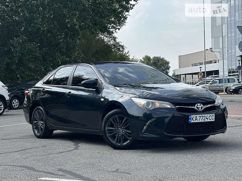 2016 toyota camry