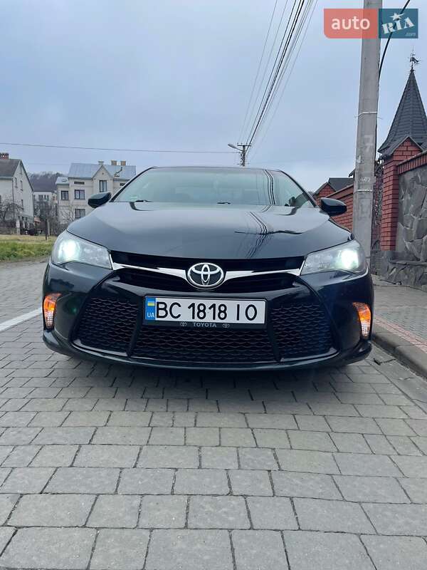 2016 toyota camry