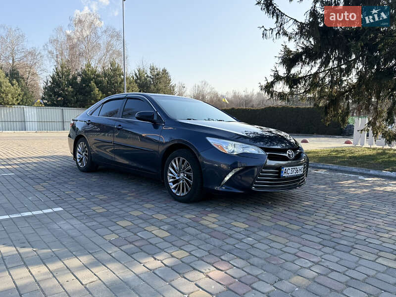 2016 toyota camry