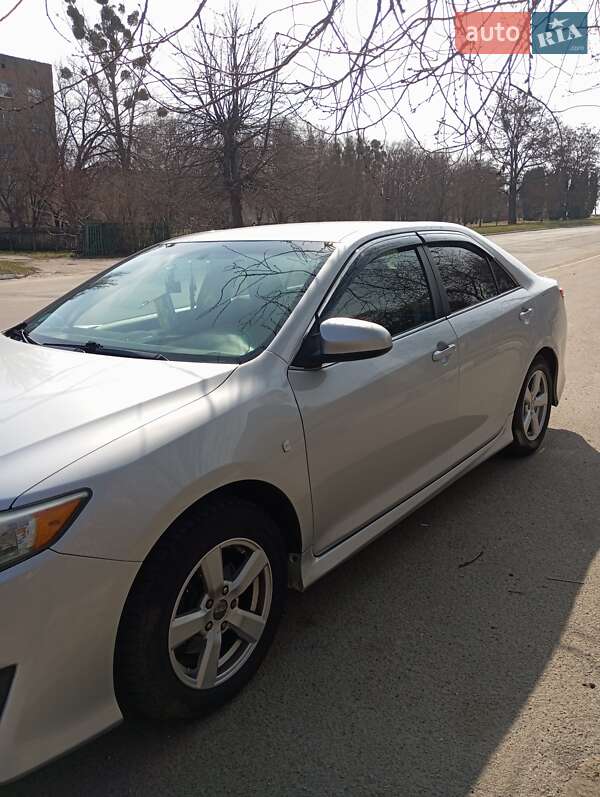 2013 toyota camry