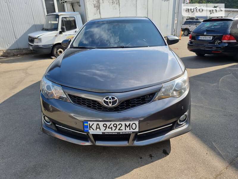 2013 toyota camry
