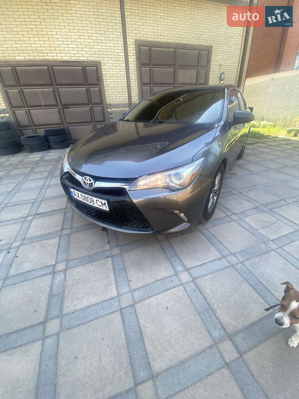 2016 toyota camry