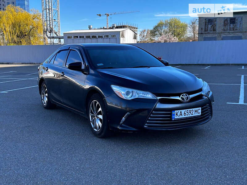 2016 toyota camry