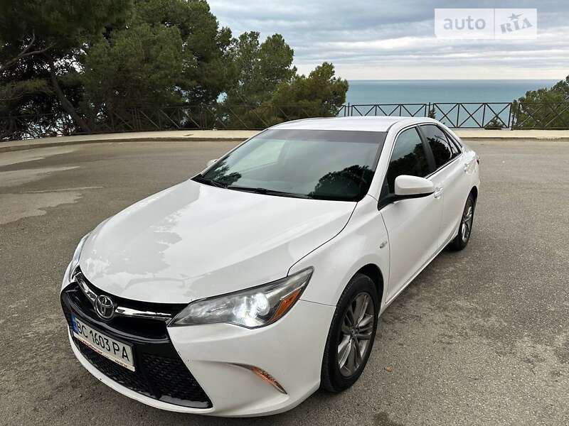 2016 toyota camry