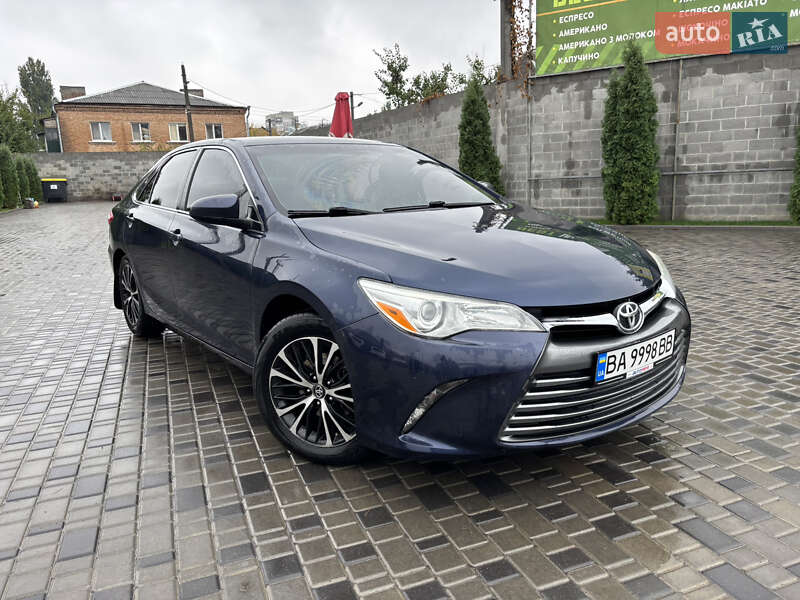 2016 toyota camry