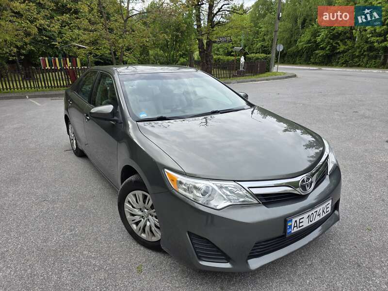 2012 toyota camry