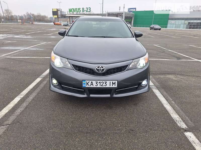 2013 toyota camry