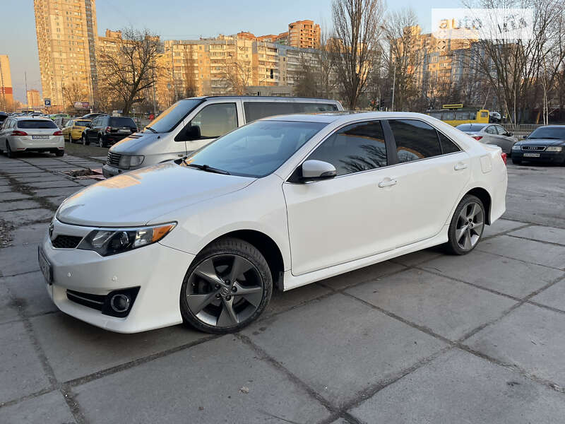 2013 toyota camry
